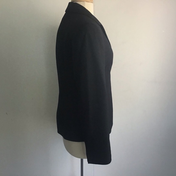 Evan PIcone Black Label fitted two button black blazer. Size 8 - Picture 4 of 14